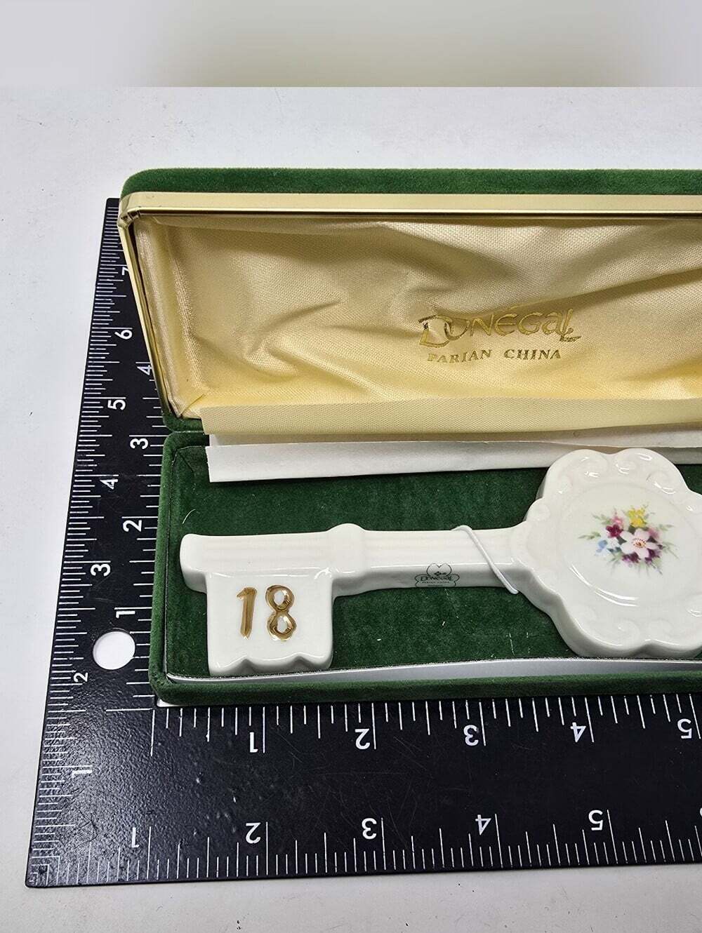Donegal Irish Parian China Ireland Key of the House 18 with case Vintage 90s - Picture 10 of 10